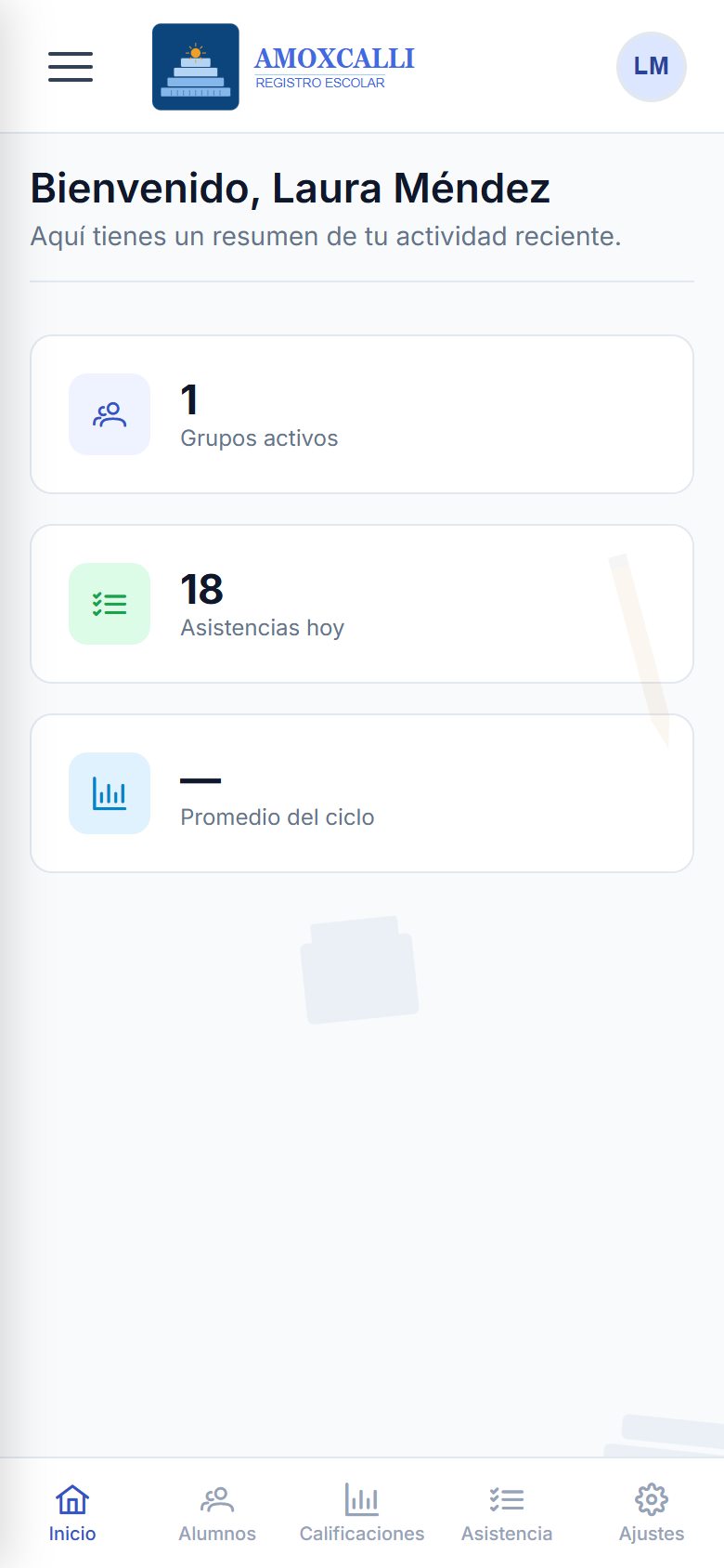 Inicio de la app en teléfono: grupos activos, asistencias de hoy y navegación inferior.